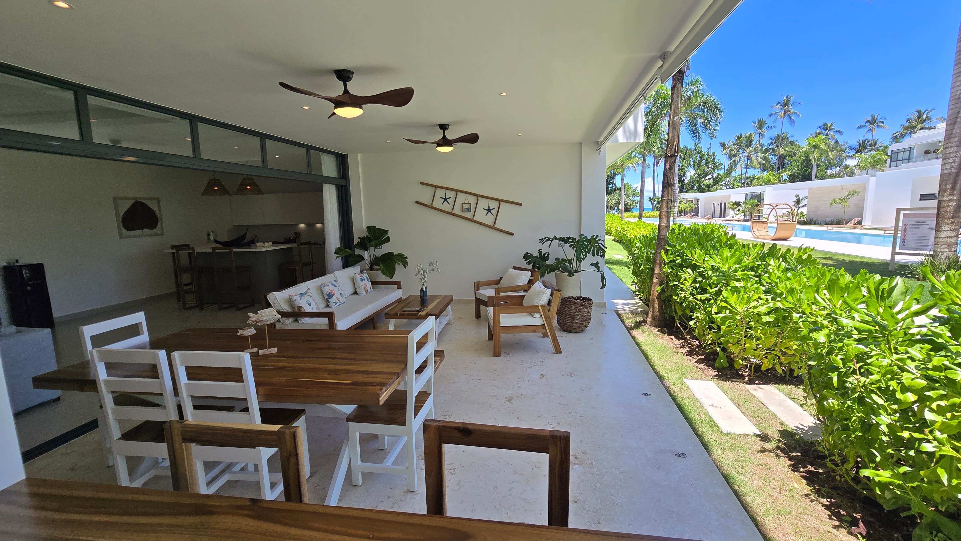 2BR beachfront condo in El Portillo beach en El Portillo, Las Terrenas — En venta