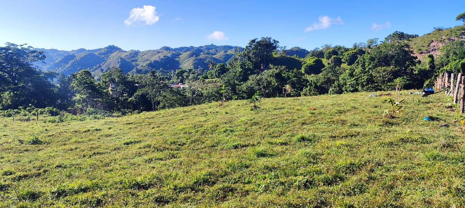 Lot with natural source and ocean view en Los Puentes, Las Terrenas — En venta