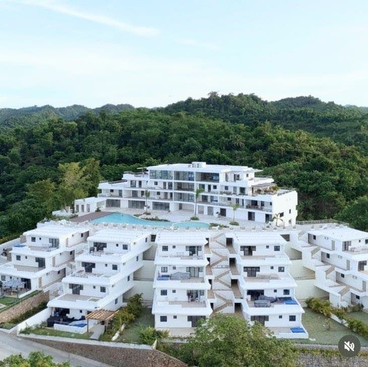3-BR condo with private jacuzzi & resort style amenities en El Portillo, Las Terrenas — En venta