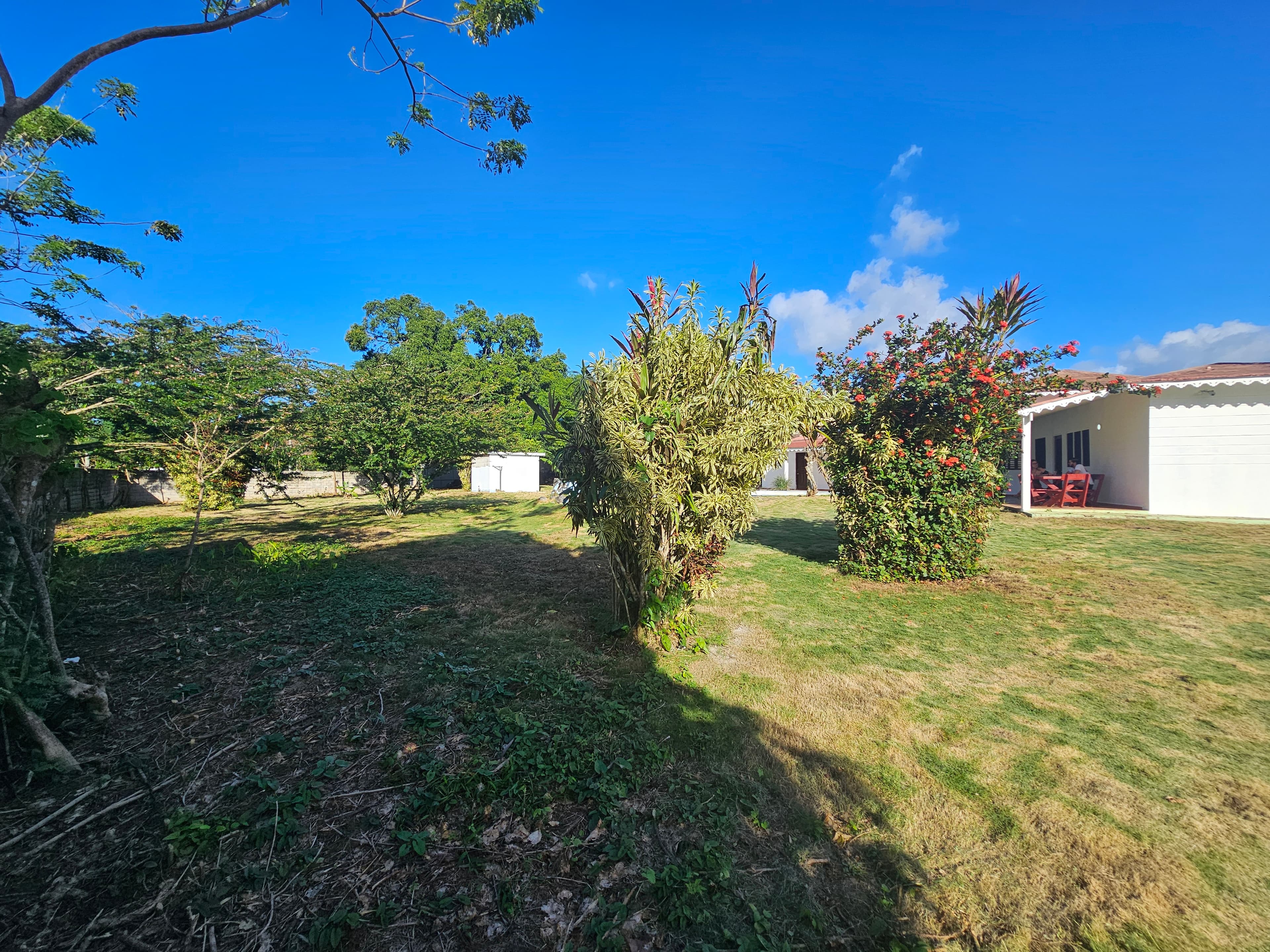 Hidden gem awaiting your vision for renovation en Center Town, Las Terrenas — En venta